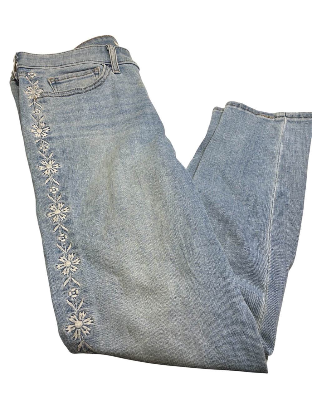 LEVIS Women’s 711 Skinny Jeans Size 28 Light Vintage  Embroidered floral